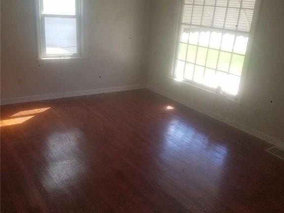 3rd image of 9627 Plymouth Ave
