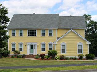 2 Lancelot Rd, Shrewsbury, MA 01545