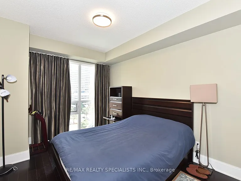 70 Roehampton Ave #712 — Photo 16