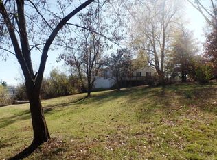 2820 Rock Ridge Rd, Jefferson City, MO 65109