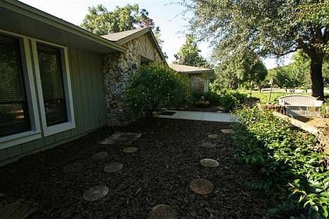 3rd image of 109 Milinda Ln