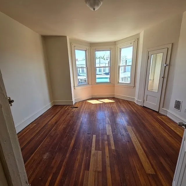 3 bed, 1338 sqft, $1,895 — Photo 4