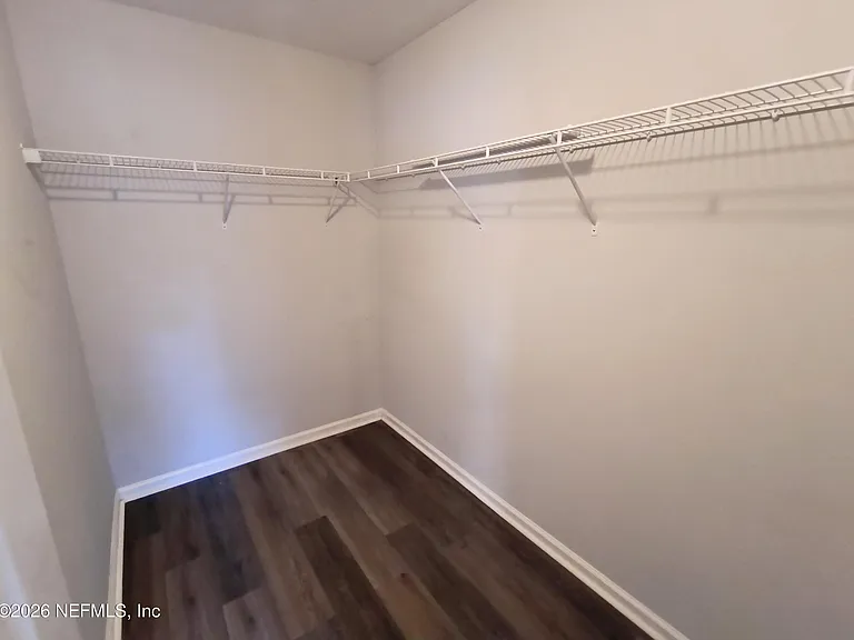 1211 Sarahs Landing Dr — Photo 9