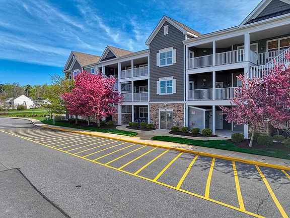 2nd image of 37670 Exeter Dr Unit 2