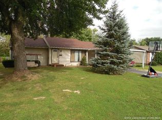 413 N Beechwood Ave, Scottsburg, IN 47170