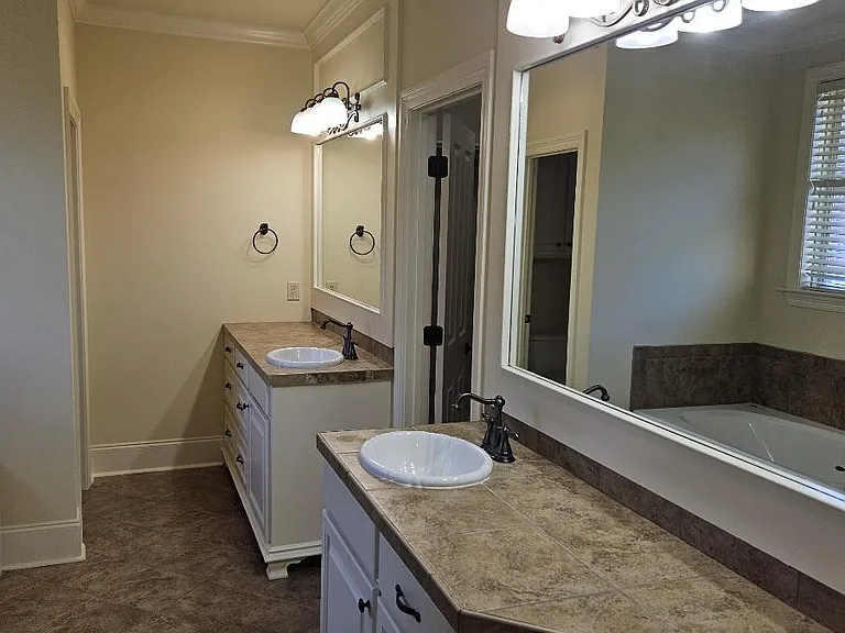 106 Bainbridge Xing — Photo 17