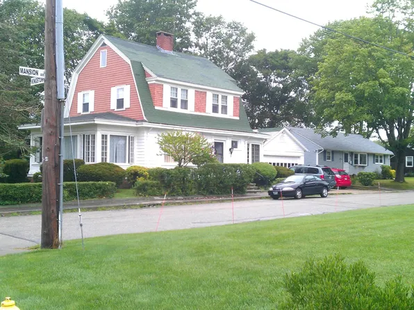 15 Mansion Ave, Narragansett, RI 02882
