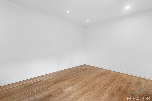 Rented by Mirador Real Estate | media 4