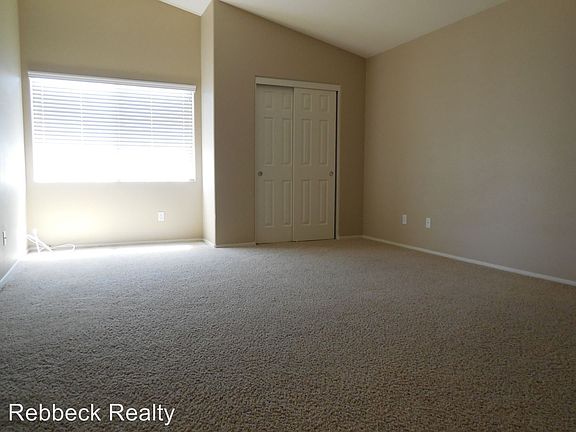 3rd image of 3648 Lakeside Villas Ave
