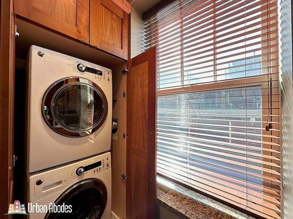 2 bed, 1000 sqft, $3,595 — Photo 2