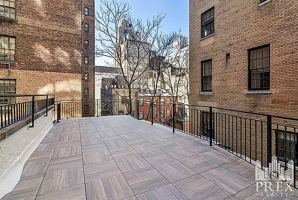 1st image of 68 E 79th St #5