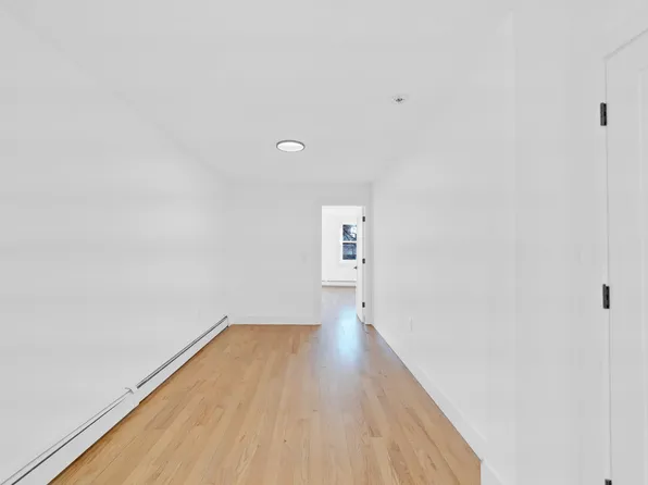 104 Jefferson Street image 9 of 14