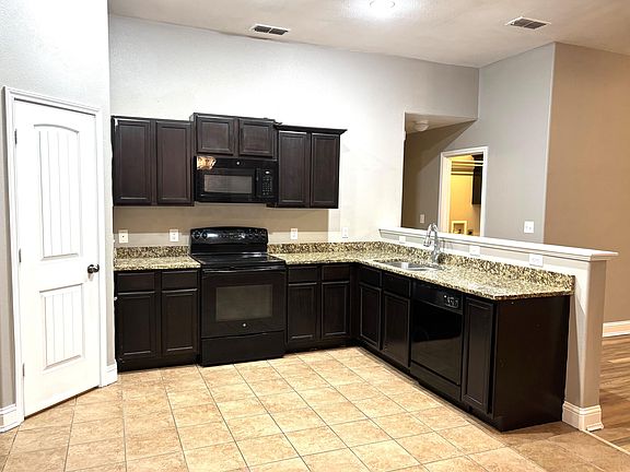 4th image of 5534 111th St