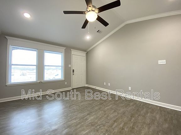 2nd image of 213 Meadowlark St