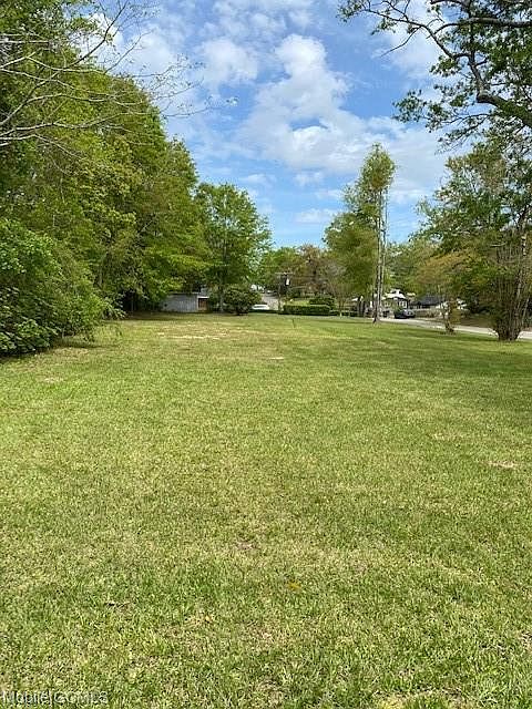 2nd image of 202 Hillside Dr