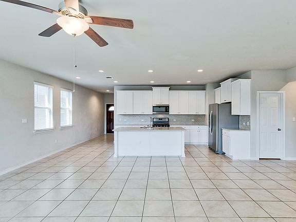 4th image of 17209 Casanova Ave