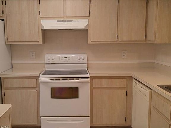 5th image of 1414 SE 8th Ave