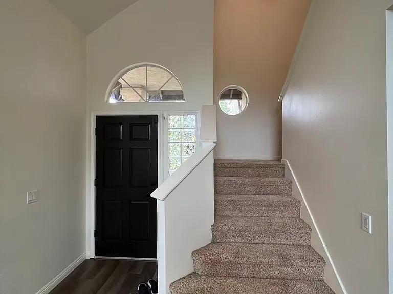 1270 Farmington Pl — Photo 9