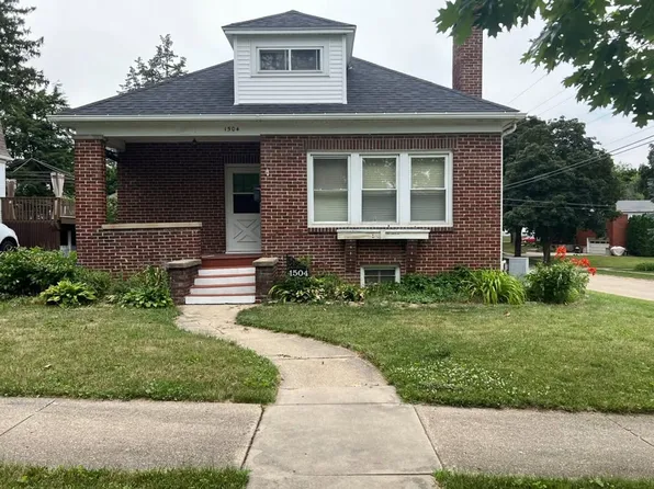 1504 W Logan St, Freeport, IL 61032