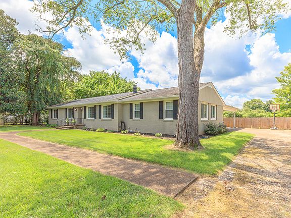 2nd image of 6908 Hickory View Ln