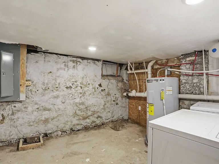 316 N High St — Photo 28