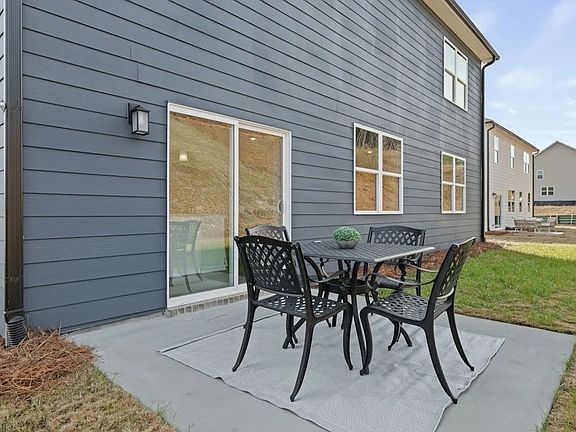 3rd image of 771 Summerwood Ln