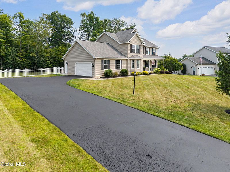 2nd image of 9 Dormie Avenue