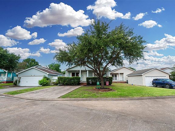 3rd image of 10130 Summerberry Ln
