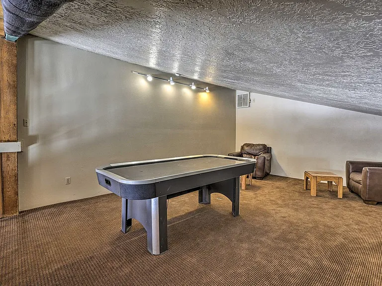 Building's Lounge