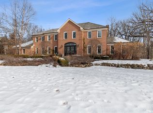 1541 Heritage Ct, Lake Forest, IL 60045