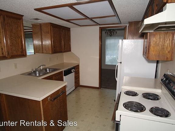 2nd image of 2009 Cedarview Dr