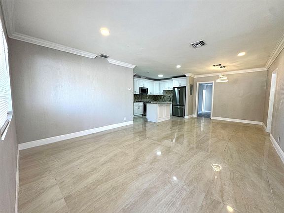 5th image of 1080 Carolina Avenue
