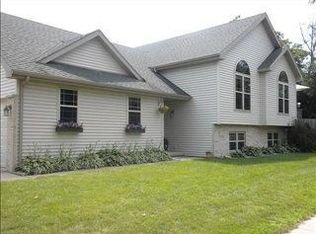 5229 Bauer Dr, Madison, WI 53718