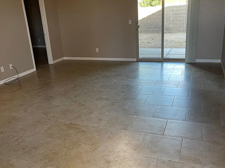 3711 N Adams St — Photo 2