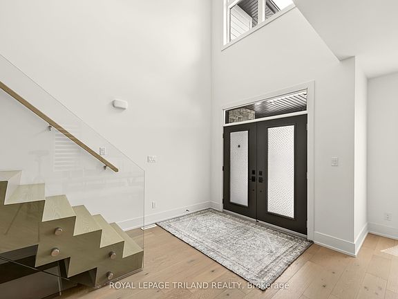 5th image of 2244 Red Thorne Ave