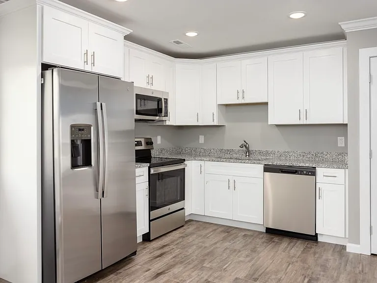 217 Skyview Cir — Photo 3