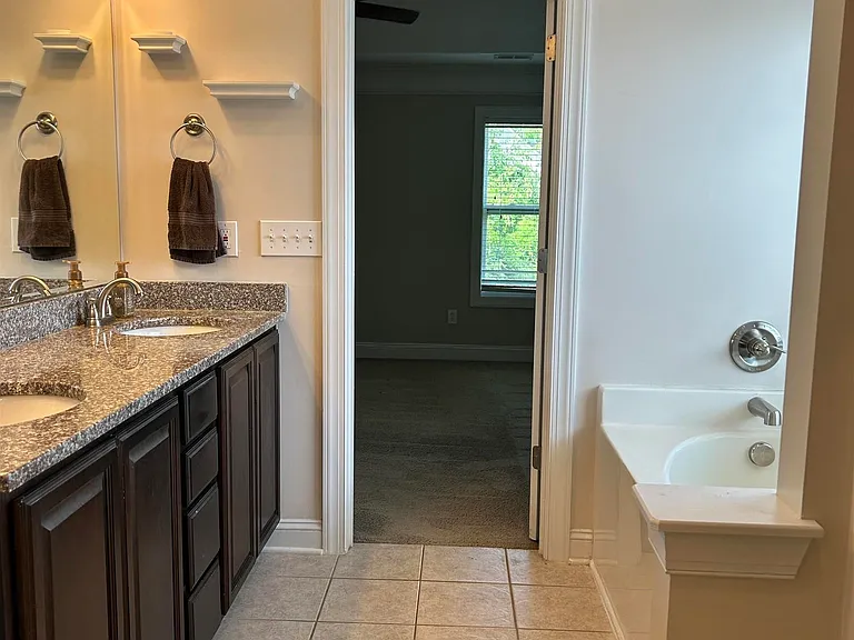 219 Greenstone Way — Photo 34