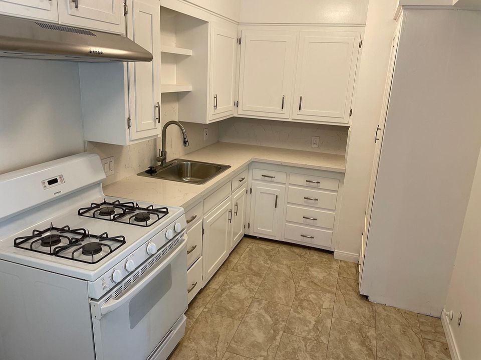 1st image of 6327 1/2 Pickering Ave