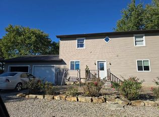 24 Water St W, Sinking Spring, OH 45172