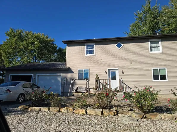 24 Water St W, Sinking Spring, OH 45172