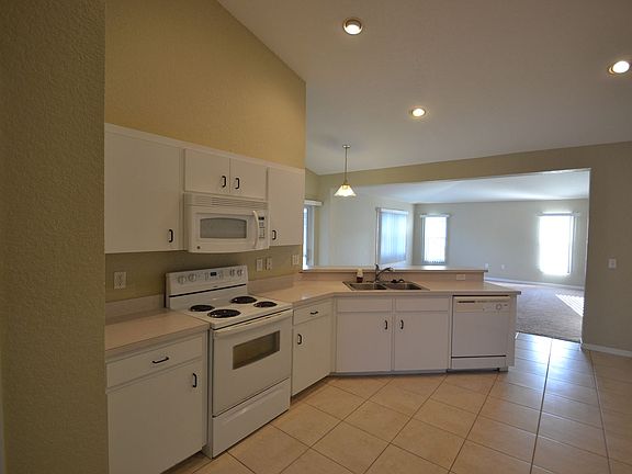 5th image of 3204 Majestic Oak Pl