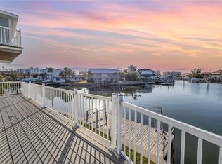 17408 1st St E, Redington Shores, FL 33708