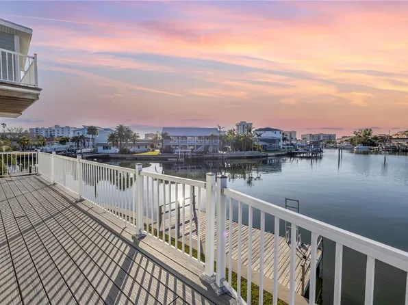 17408 1st St E, Redington Shores, FL 33708