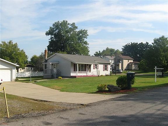 2nd image of 360 Franklin St