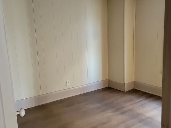 4th image of 323 Dunn Blvd