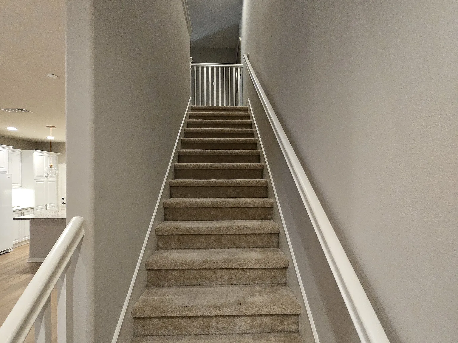 3 bed, 1682 sqft, $4,800 — Photo 2