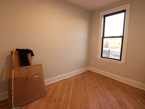 5th image of 24-23 33rd St #2R