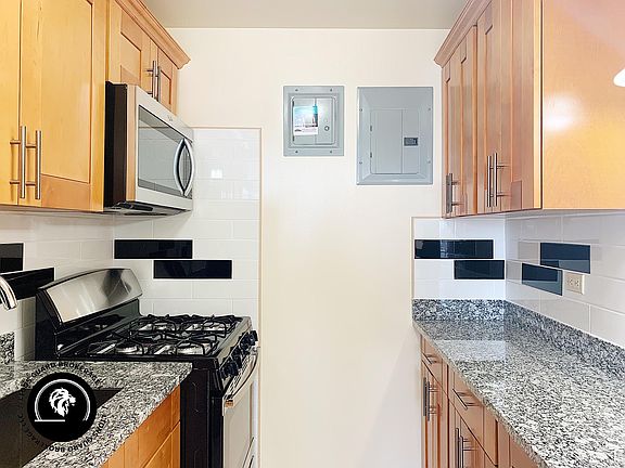 3rd image of 16620 88th Ave #38-5E