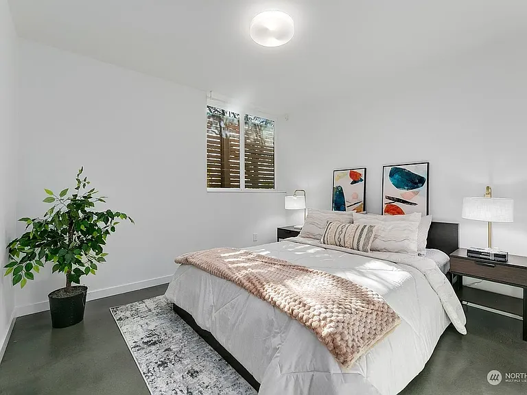 Room for rent!