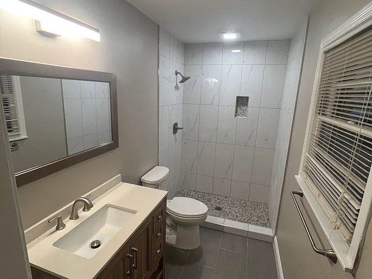 408 Rockbridge Ct — Photo 2